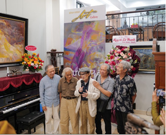 Triển lãm tranh mừng 48 năm ngày giải phóng miền Nam, thống nhất đất nước - Báo Công An